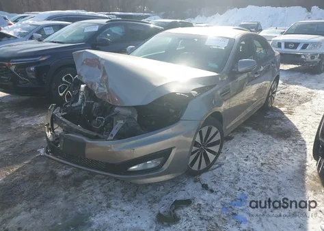 2013 Kia Optima Sx z USA, uszkodzony, nr VIN 5XXGR4A69DG154063